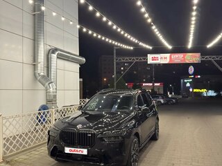 2022 BMW X7 M60i I (G07) Рестайлинг, чёрный, 13700000 рублей, вид 4