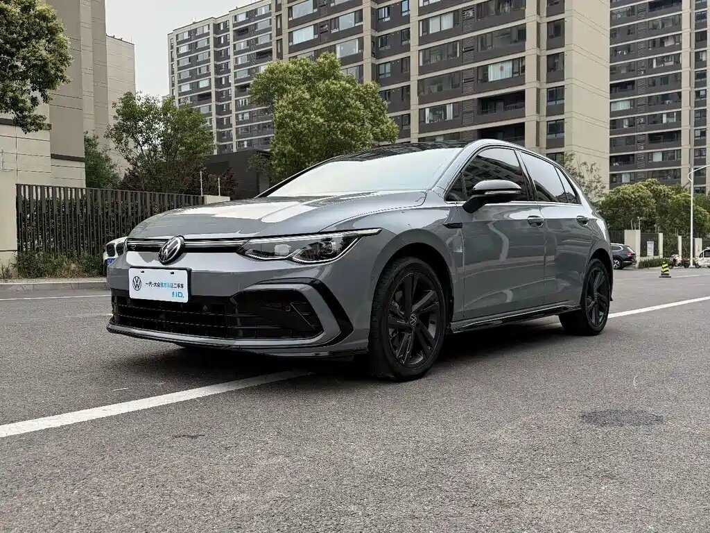 Открыть фотографии: Volkswagen Golf VIII