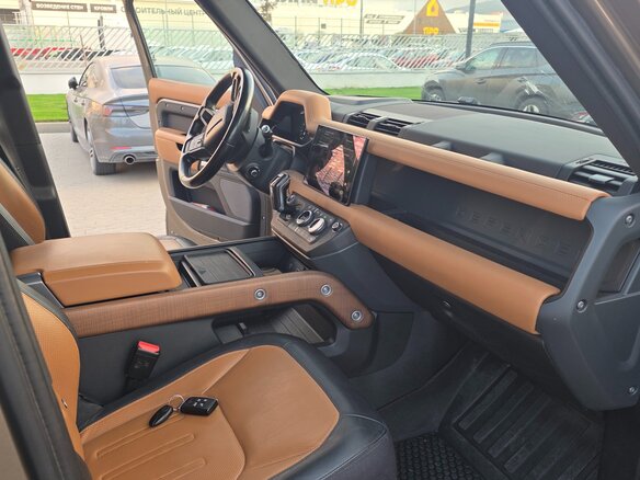2021 Land Rover Defender 110 II, коричневый, 7300000 рублей - вид 6