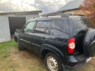 2011 Chevrolet Niva I Рестайлинг, чёрный, 380000 рублей, вид 4