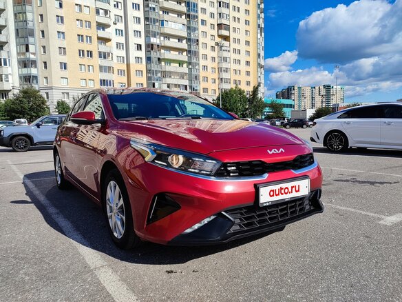 2021 Kia Cerato IV Рестайлинг, красный, 1995000 рублей - вид 3