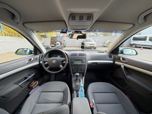 2005 Skoda Octavia II (A5), серый, 925000 рублей - вид 7