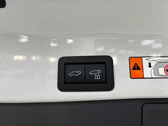 2025 Toyota RAV4 VI (XA60), белый, 4150000 рублей - вид 19