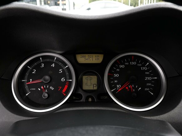 2007 Renault Megane II Рестайлинг, серый, 450000 рублей - вид 11