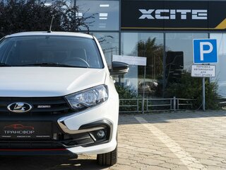 2026 Lada (ВАЗ) Granta Sport I Рестайлинг, белый, 1677000 рублей, вид 3