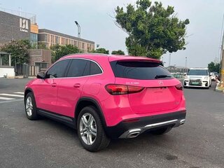 2021 Mercedes-Benz GLA 180 II (H247), розовый, 1799111 рублей, вид 4