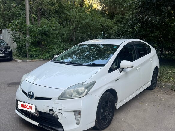 2012 Toyota Prius III Рестайлинг (XW30), белый, 900000 рублей - вид 9