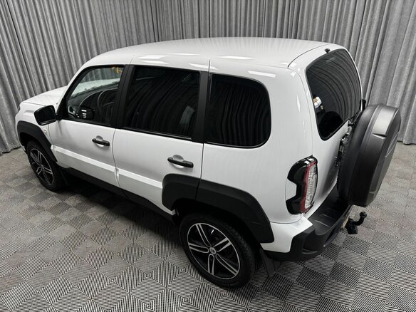 2024 Lada (ВАЗ) Niva Travel I, белый, 1076000 рублей - вид 8