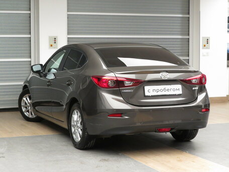 2018 Mazda 3 III (BM) Рестайлинг, коричневый, 1610000 рублей, вид 4