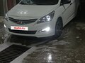 2015 Hyundai Solaris I Рестайлинг, белый, 599000 рублей - вид 2