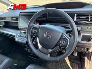 2022 Honda Stepwgn Spada V Рестайлинг, белый, 2600000 рублей, вид 3