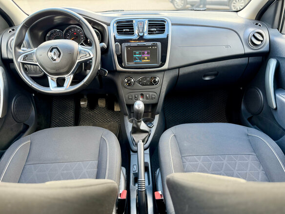 2020 Renault Sandero Stepway II Рестайлинг, белый, 1249000 рублей - вид 17