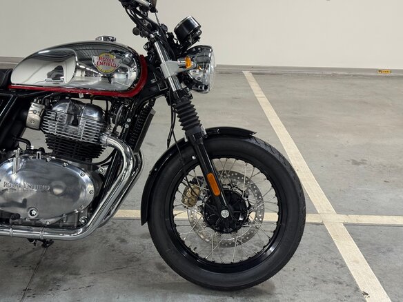 2026 Royal Enfield Interceptor, красный, 699000 рублей - вид 3