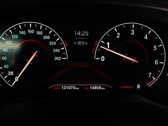 2018 BMW 5 серии 530i xDrive VII (G30/G31/G38), серый, 3790000 рублей - вид 27
