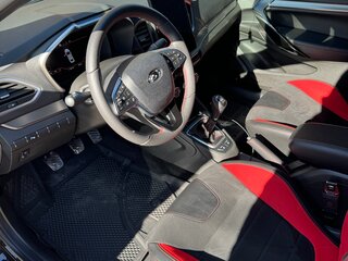 2024 Lada (ВАЗ) Vesta Sportline I Рестайлинг (NG), чёрный, 1700000 рублей, вид 5