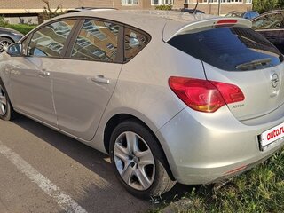 2011 Opel Astra J, серебристый, 600000 рублей, вид 4