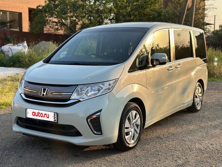 2016 Honda Stepwgn V, белый, 1355000 рублей, вид 1