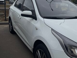 2018 Kia Rio IV, белый, 1100000 рублей, вид 4