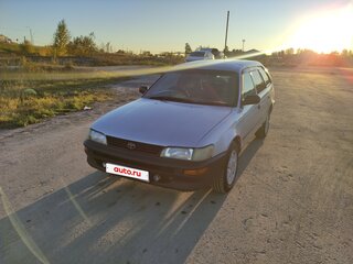 2001 Toyota Corolla VII (E100), серебристый, 270000 рублей, вид 2