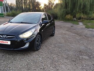 2012 Hyundai Solaris I, чёрный, 870000 рублей, вид 3
