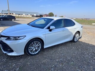 2020 Toyota Camry VIII (XV70), белый, 3050000 рублей, вид 4