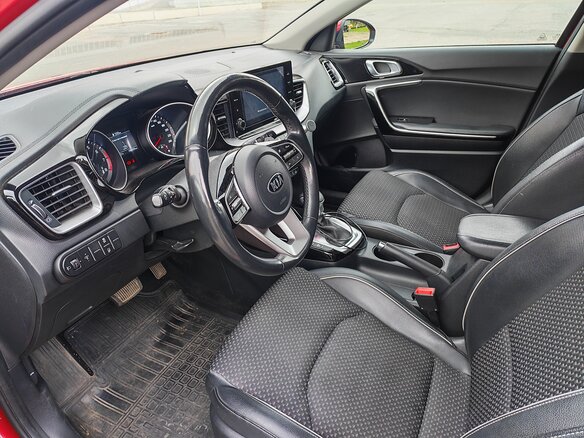 2021 Kia Ceed III, красный, 1600000 рублей - вид 8