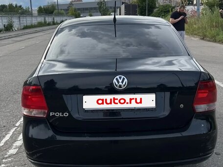 2013 Volkswagen Polo V, чёрный, 450000 рублей, вид 3