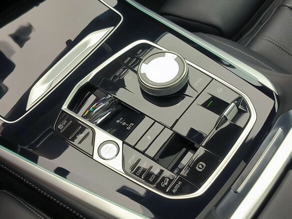 2025 BMW X5 40i IV (G05/G18) Рестайлинг, чёрный - вид 19
