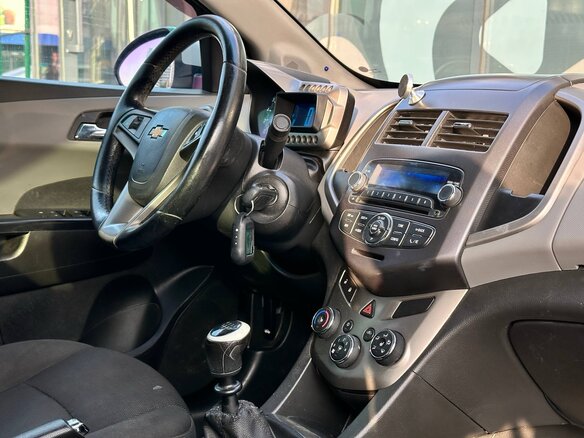 2012 Chevrolet Aveo II, серебристый, 576000 рублей - вид 12