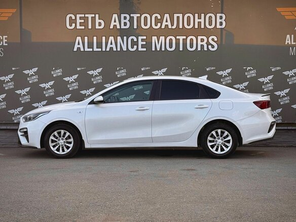 2021 Kia Cerato IV Рестайлинг, белый, 1565000 рублей - вид 3