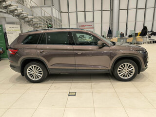 2018 Skoda Kodiaq I, коричневый, 2850000 рублей, вид 4
