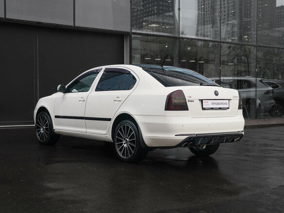 2011 Skoda Octavia DSG7 II (A5) Рестайлинг, белый, 650000 рублей - вид 5