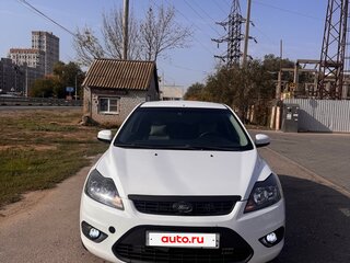 2010 Ford Focus II Рестайлинг, белый, 530000 рублей, вид 2
