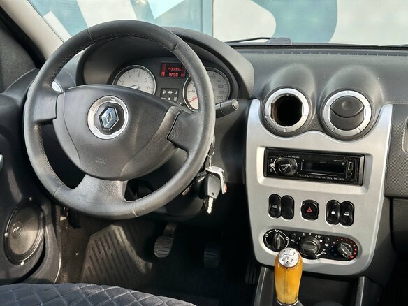 2013 Renault Logan I Рестайлинг, бежевый, 650000 рублей - вид 12