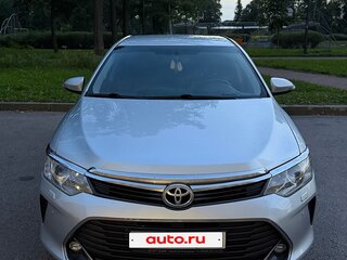 2015 Toyota Camry VII (XV50) Рестайлинг, серебристый, 2000000 рублей, вид 1