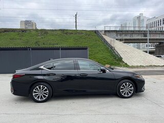 2022 Lexus ES 200 VII Рестайлинг, чёрный, 3250000 рублей, вид 2