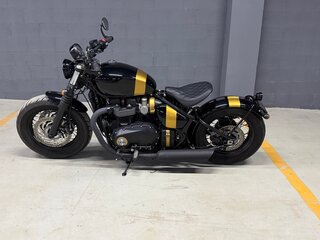 2020 Triumph Bonneville Bobber, чёрный, 1500000 рублей, вид 2
