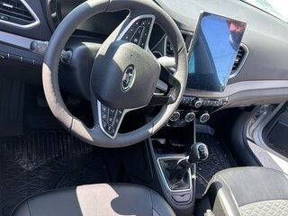 2026 Lada (ВАЗ) Vesta I Рестайлинг (NG), серебристый, 1790000 рублей, вид 2