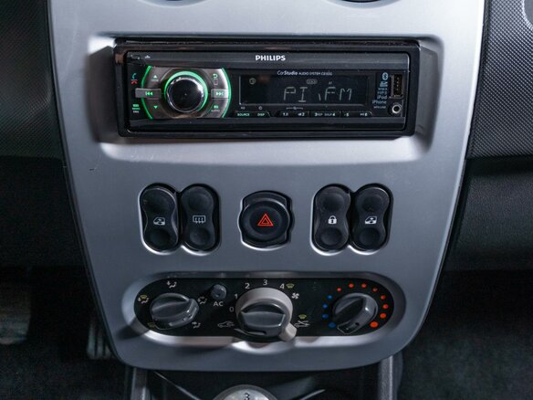 2011 Renault Logan I Рестайлинг, красный, 580000 рублей - вид 12