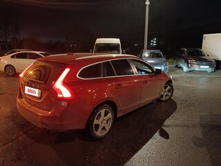 2013 Volvo V60 I, красный, 950000 рублей, вид 4