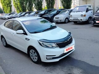 2016 Kia Rio III Рестайлинг, белый, 950000 рублей, вид 1