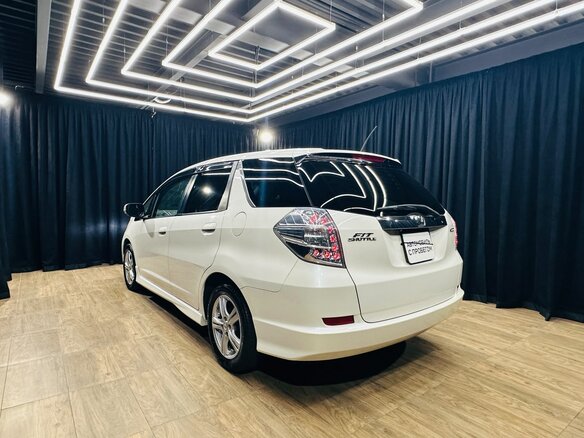 2011 Honda Fit Shuttle I, белый, 889000 рублей - вид 4