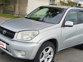 2004 Toyota RAV4 II (XA20) Рестайлинг, серебристый, 699000 рублей, вид 1