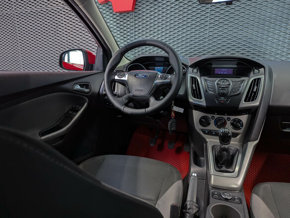 2012 Ford Focus III, красный - вид 12