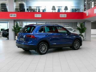 2018 Volkswagen Tiguan II, синий, 2290000 рублей, вид 2