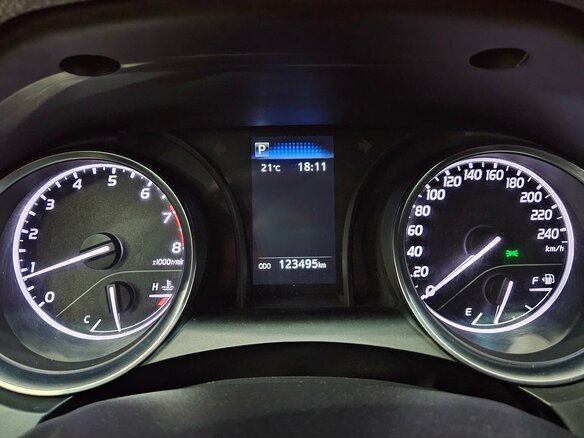 2021 Toyota Camry VIII (XV70) Рестайлинг, чёрный, 2219000 рублей - вид 10