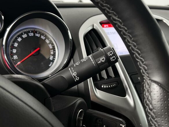 2014 Opel Astra GTC J Рестайлинг, красный, 989900 рублей - вид 12