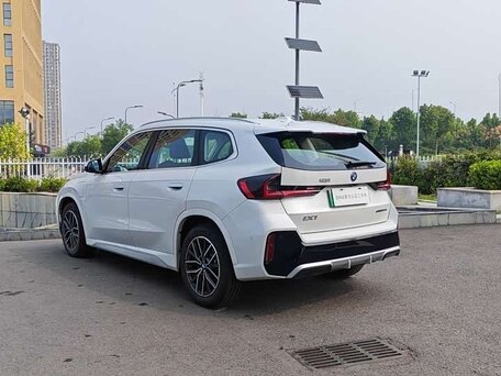 2026 BMW iX1 eDrive 25L, белый, 3865000 рублей, вид 3