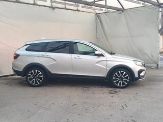 2026 Lada (ВАЗ) Vesta SW Cross I Рестайлинг (NG), серебристый, 2113000 рублей, вид 4