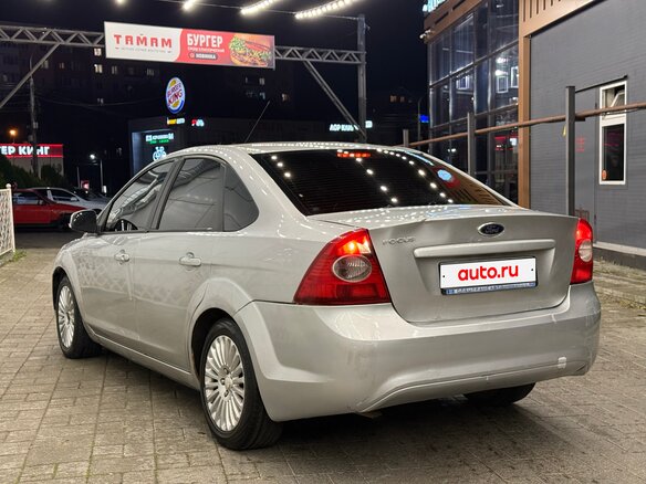 2010 Ford Focus II Рестайлинг, серебристый - вид 9